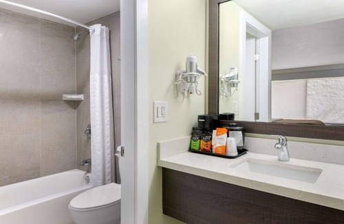 Gainesville Hotel | Quality Inn University North I-75