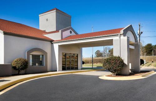 Lavonia Hotel | Quality Inn