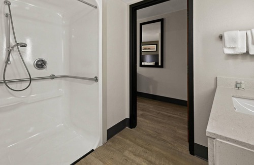 Lavonia Hotel | Quality Inn