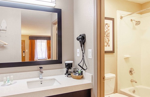 Villa Rica Hotel | Quality Inn VIlla Rica