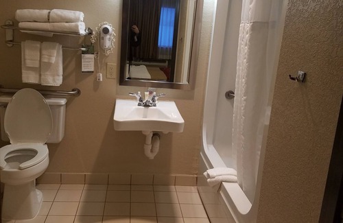 Waverly Hotel | Quality Inn Waverly