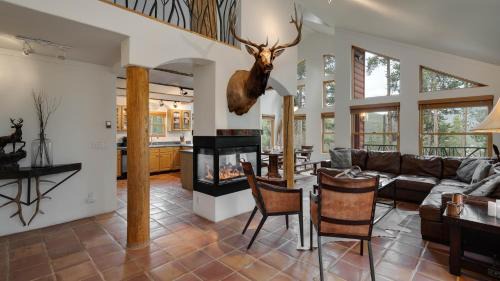 Breckenridge House | Quicksilver Lodge
