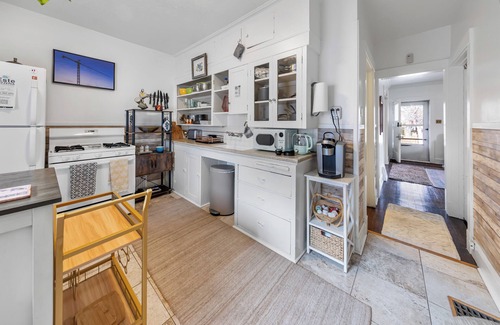 Sugar House Apartment | Quiet 3BR Sugar House Urban Escape by Mountains: Wi-Fi, Parking, Laundry