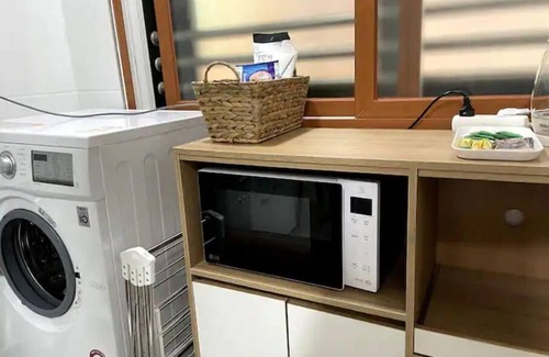 Yeoksam House | Quiet and spacious 1-bedroom apt in @Gangnam-gu