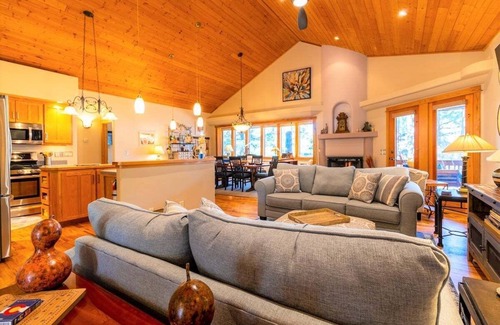 Pagosa Springs Cabin | Quiet Area, Hot Tub, Close to Lakes, Shopping and Dining