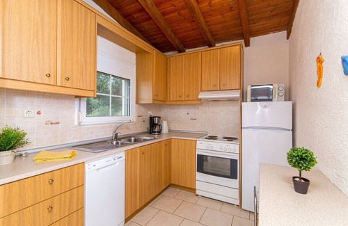 Sissi Apartment | Quiet, comfortable appartment with garden and a beautiful sea view