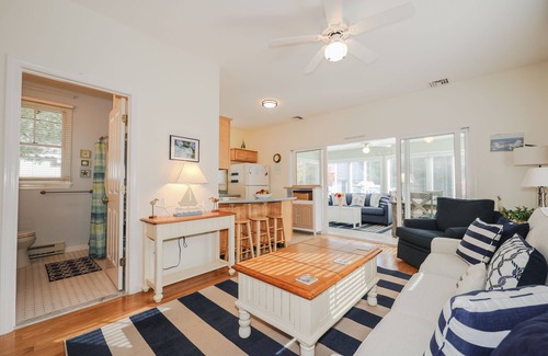 Summer Village Cottage | Quiet Cottage in Summer Village with Central Air close to the Ocean!