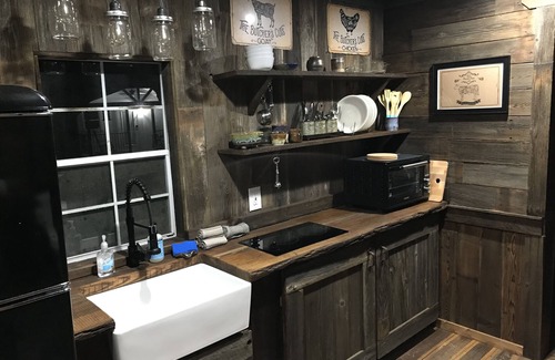 Lampasas Cabin | Quiet Country Rustic Cabin