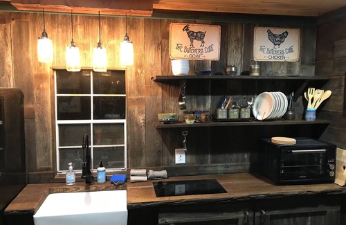 Lampasas Cabin | Quiet Country Rustic Cabin