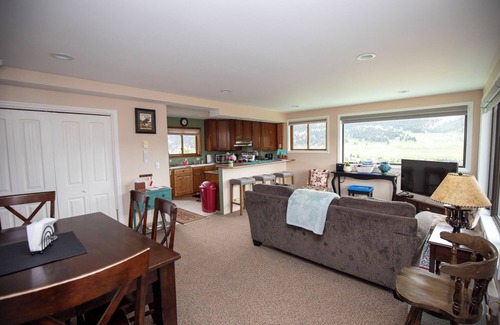 Gallatin Gateway Apartment | Quiet, family friendly, but minutes to everything