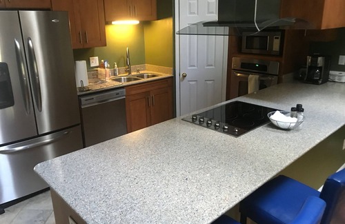 Tallahassee House | Quiet Family Townhouse