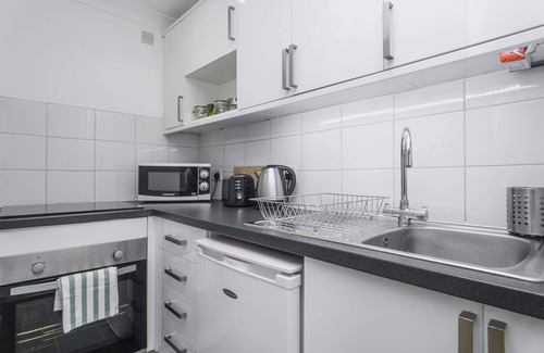 Warwick Apartment | Quiet Flat Pimlico. Victoria Station Westminster * Fantastic Central Location *