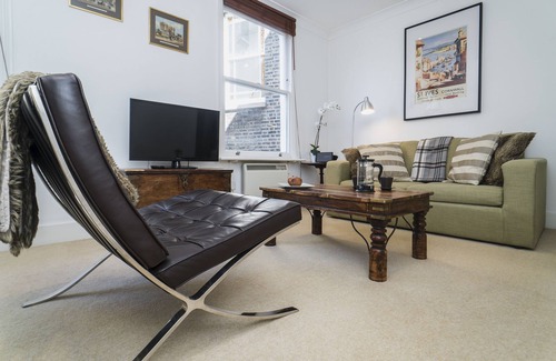 Warwick Apartment | Quiet Flat Pimlico. Victoria Station Westminster * Fantastic Central Location *
