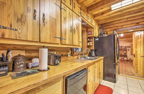 Inverness Cabin | Quiet Inverness Log Cabin w/Furnished Deck!