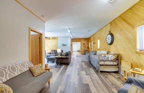 Grand Rapids House | Quiet Lakefront Grand Rapids Cabin on 5 Acres
