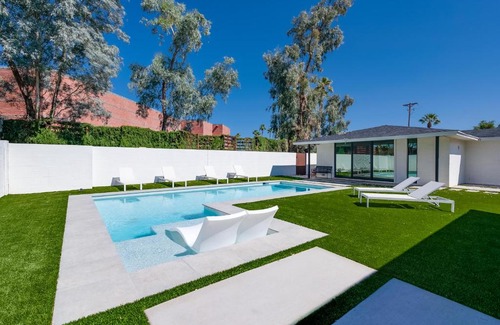 Juanita Y Olmo Frontier Place Villa | Quiet Modern Estate w/ Guest Home & Heated Pool: Scottsdale