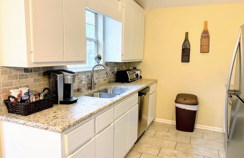 Madison House | Quiet Nature Lover's Paradise - Research Park Area of HSV/Madison