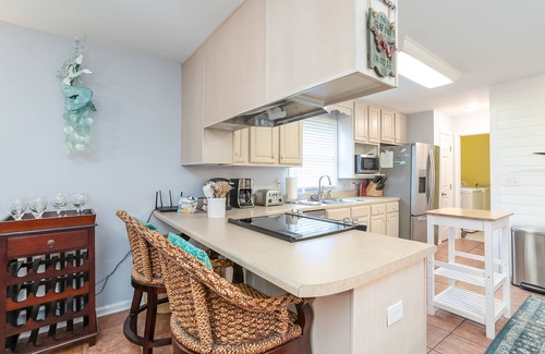 Orange Beach House | Quiet Neighborhood, 3 bedrooms, Equipped kitchen, Pet Friendly