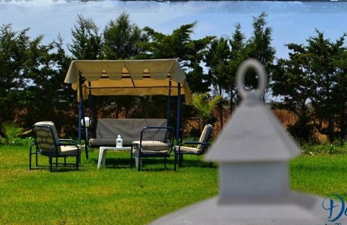Dar Allouche Villa | quiet pool villa with sea and mountain views