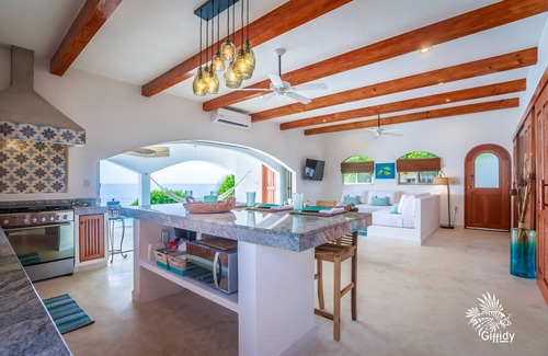 Colonia Meteorologico House | Quiet & private Oasis, just steps away from all the conveniences!