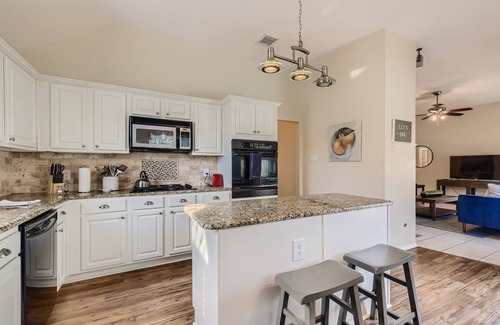 North Richland Hills House | Quiet, Spacious Pool Home - 20 Mins to DFW Airport