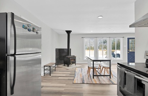 Irondale Cottage | Quiet Spaciou Gorgeous Lakefront Cottage