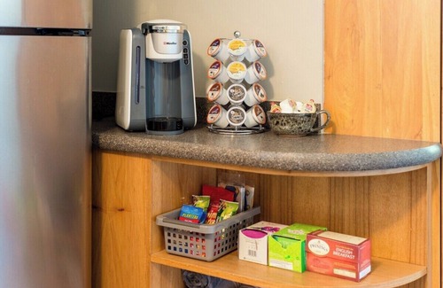 Quincy Apartment | Quincy Beach Home Next to Boston & T, Free Parking