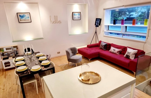 Hove Cottage | Quirky Seaside Family Cottage, walk to the waves!