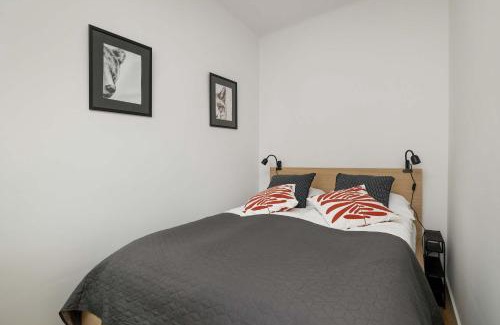 Zaspa Apartment | Racławicka Modern Studio for 4 Guests Gdańsk by Noclegi Renters