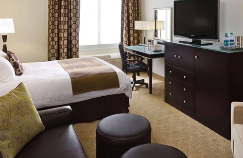 Bismarck Hotel | Radisson Hotel Bismarck
