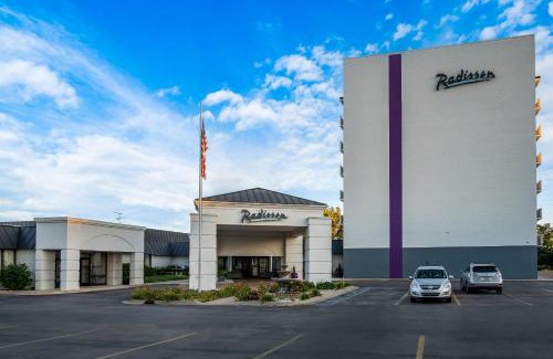 Grand Rapids Hotel | Radisson Hotel Grand Rapids Riverfront