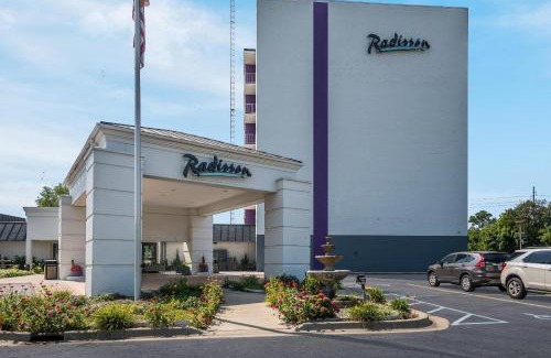 Grand Rapids Hotel | Radisson Hotel Grand Rapids Riverfront
