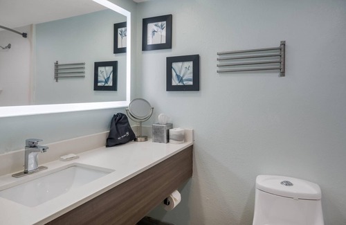 Grand Rapids Hotel | Radisson Hotel Grand Rapids Riverfront