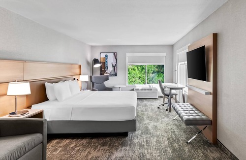 Cully Hotel | Radisson Hotel Portland Airport