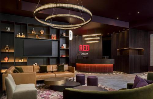 St. Margarets and North Twickenham Hotel | Radisson RED London Twickenham