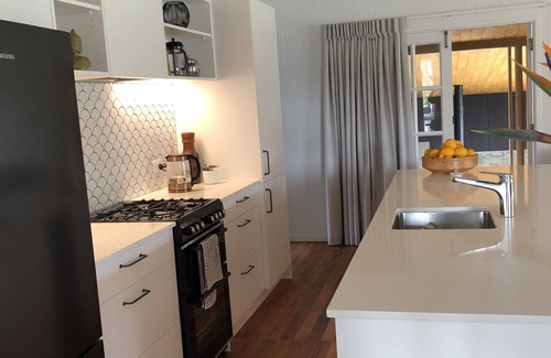 Raglan House | Raglan Escape: Unique holiday home right in the heart of Raglan