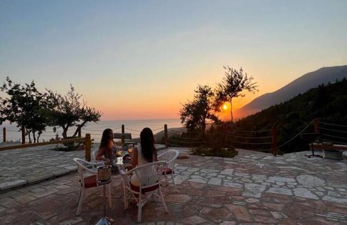 Dhermi Hotel | Rahoni Park & Suites