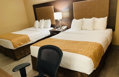 Belleville Hotel | Ramada by Wyndham Belleville Harbourview Conference Centre