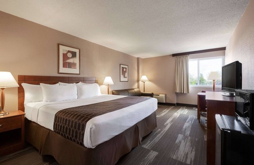 Bismarck Hotel | Ramada by Wyndham Bismarck