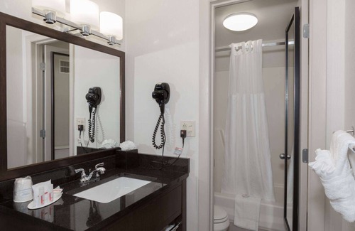 Neponset - Port Norfolk Hotel | Ramada by Wyndham Boston