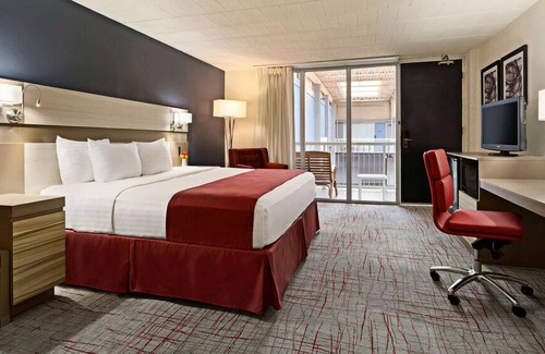 Clarion Hotel | Ramada by Wyndham Clarion
