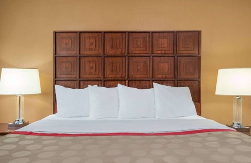 Columbus Hotel | Ramada by Wyndham Columbus North