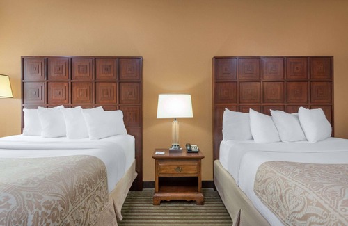 Columbus Hotel | Ramada by Wyndham Columbus North