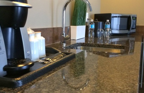 Cornwall Hotel | Ramada by Wyndham Cornwall