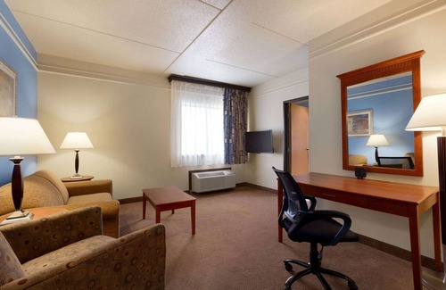 Fargo Hotel | Ramada by Wyndham Fargo