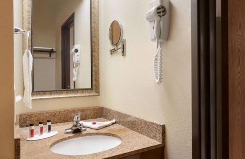 Fargo Hotel | Ramada by Wyndham Fargo