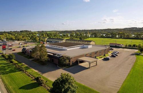 Fredericton Hotel | Ramada by Wyndham Fredericton