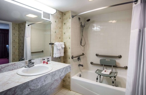 Ligonier Hotel | Ramada by Wyndham Ligonier