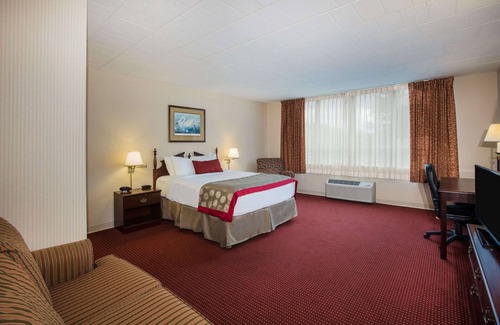Ligonier Hotel | Ramada by Wyndham Ligonier