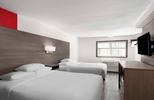 Medford Hotel | Ramada by Wyndham Medford Airport North